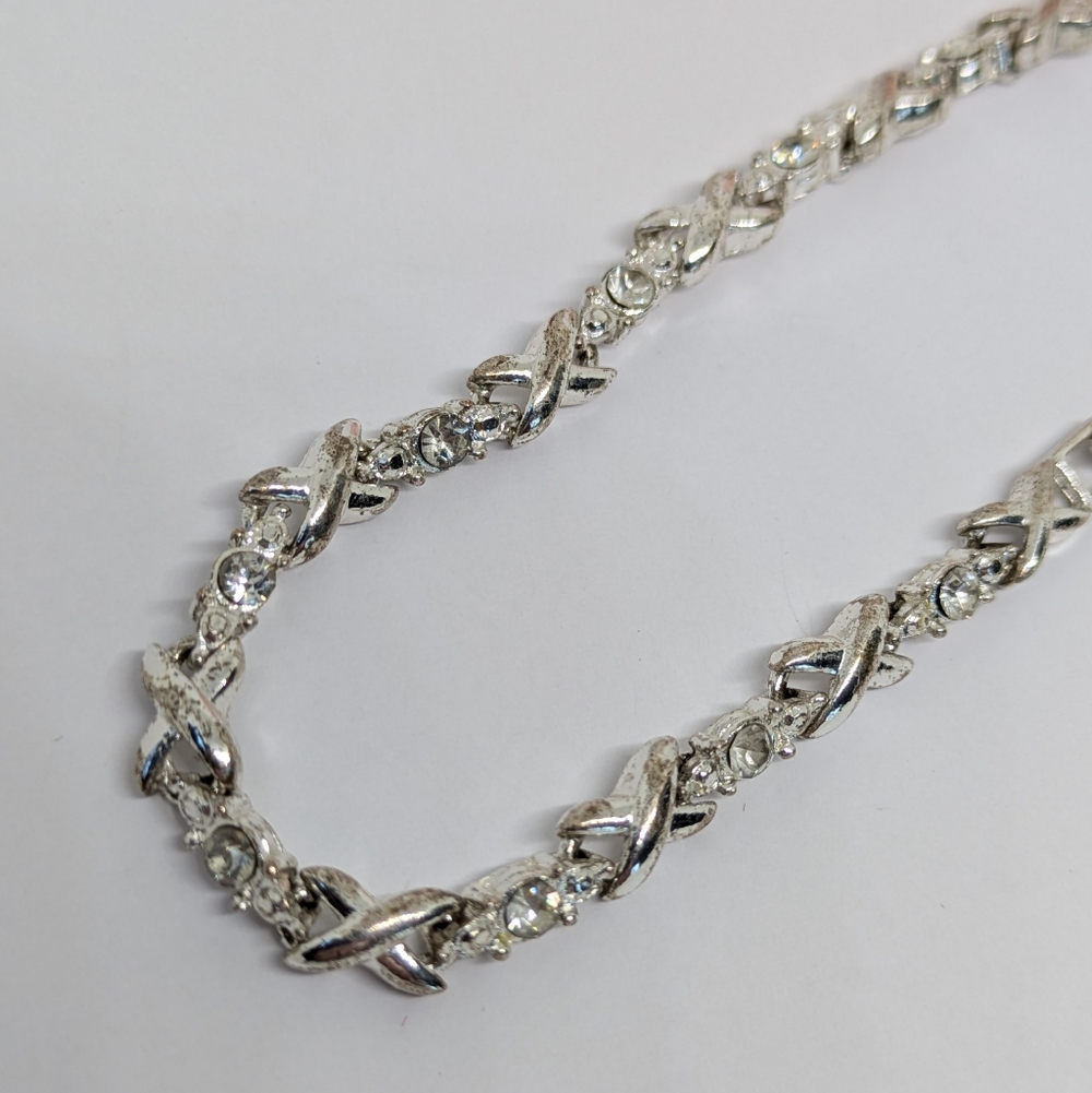 Avon Rhinestone Tennis Bracelet Silver Tone 7" to 8" Vintage Fancy Prom Wedding